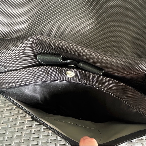 SAMSONITE Travel Duffle Bag/Weekender, Black. - Picture 7 of 16